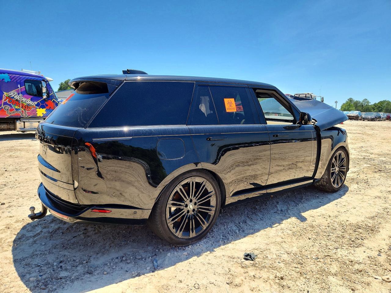 2025 Land Rover Range Rover Se - Image 3