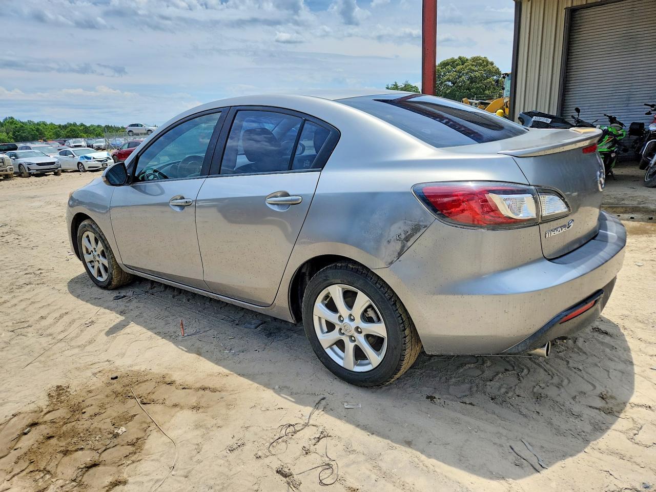 2010 Mazda 3 I - Фото 2