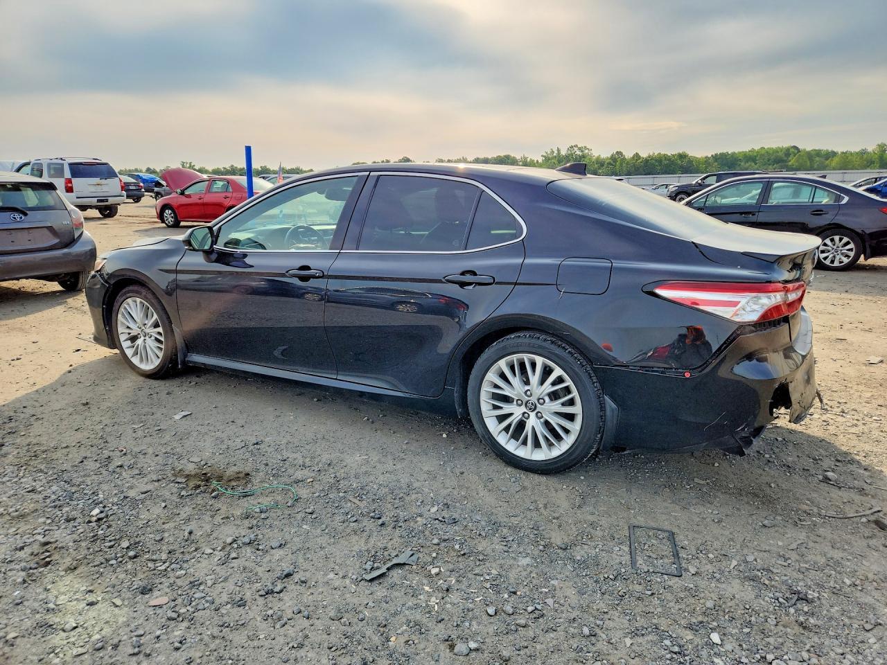 2020 Toyota Camry Xle - Фото 2