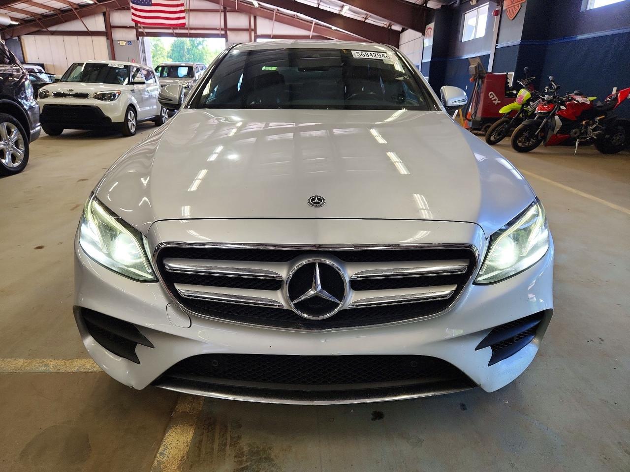 2017 Mercedes-Benz E 300 4Matic - Фото 5