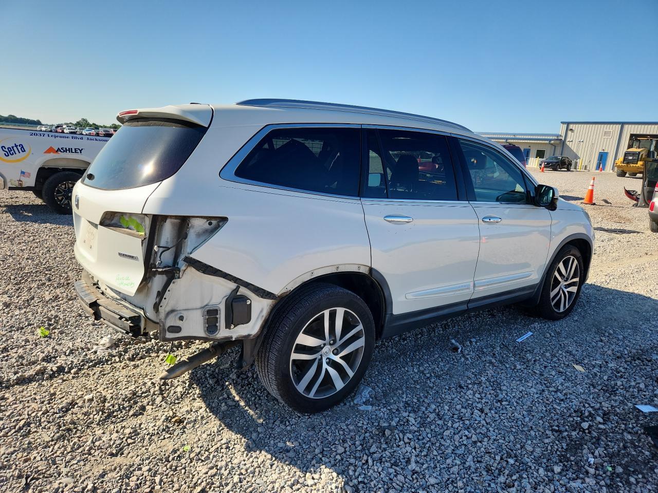 2016 Honda Pilot Touring - Image 3