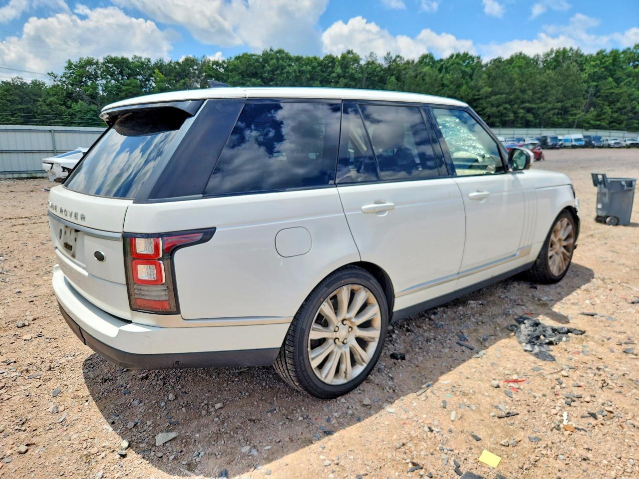 2017 Land Rover Range Rover Supercharged - Image 3