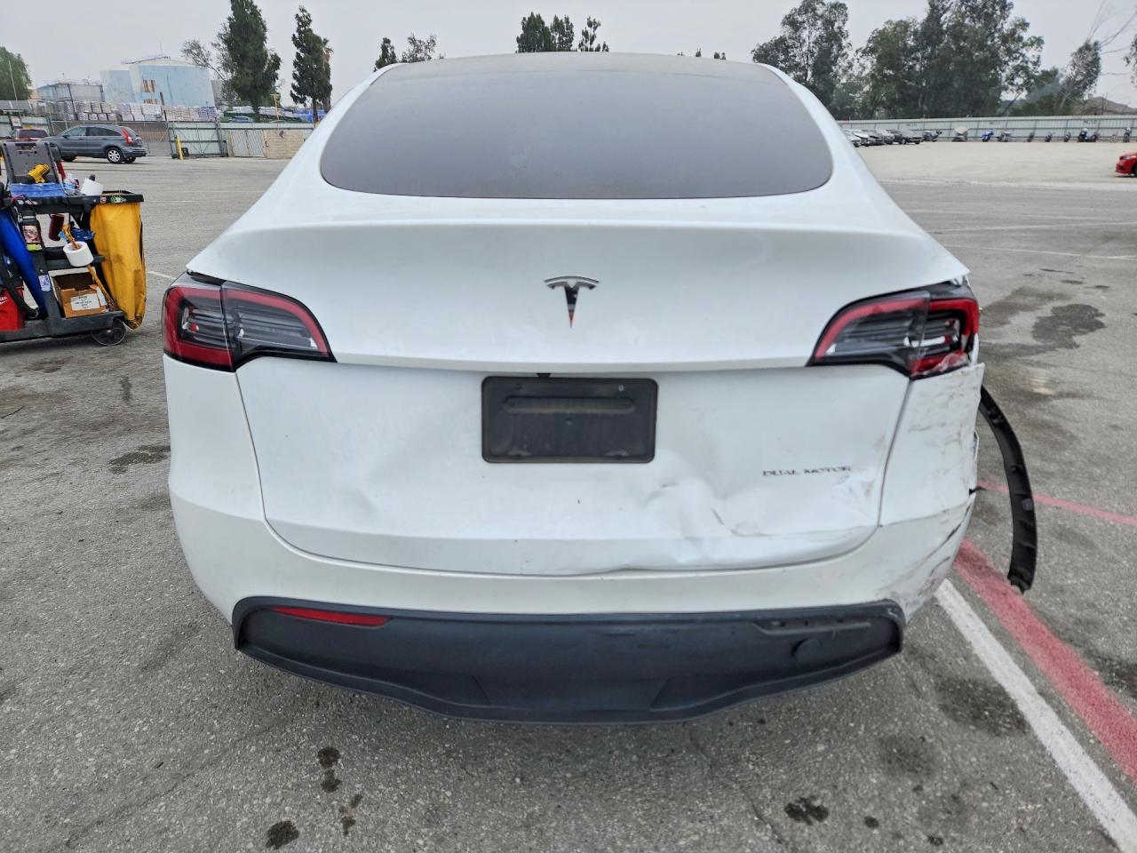 2023 Tesla Model Y - Фото 6