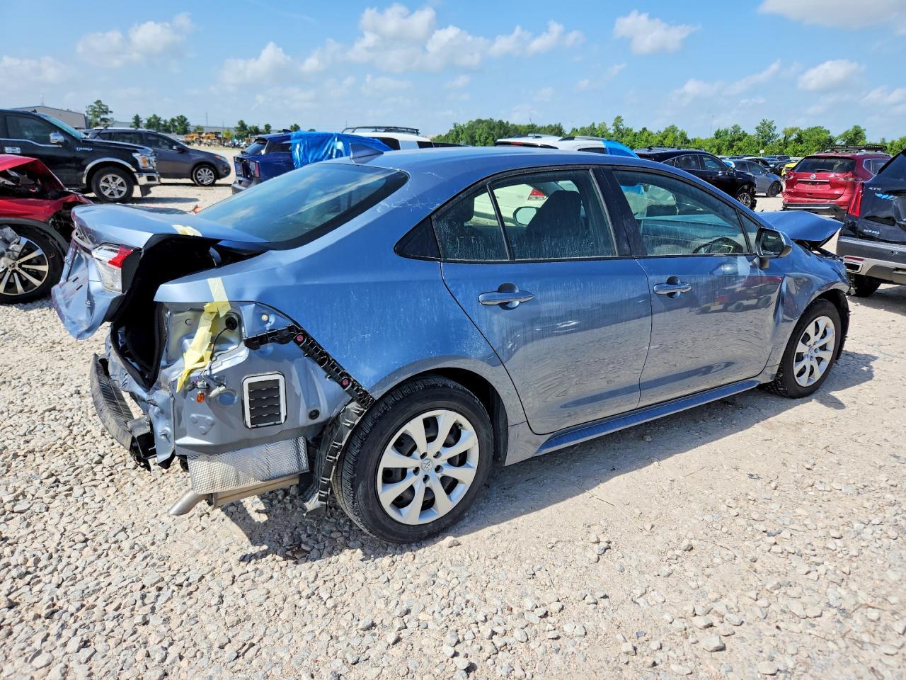 2021 Toyota Corolla Le - Фото 3