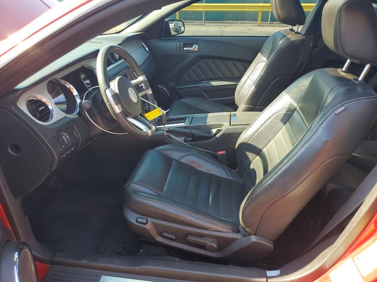 2011 Ford Mustang - Фото 7