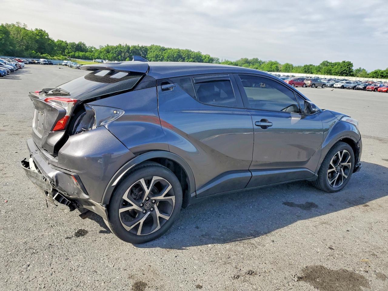 2018 Toyota C-Hr Xle - Image 3