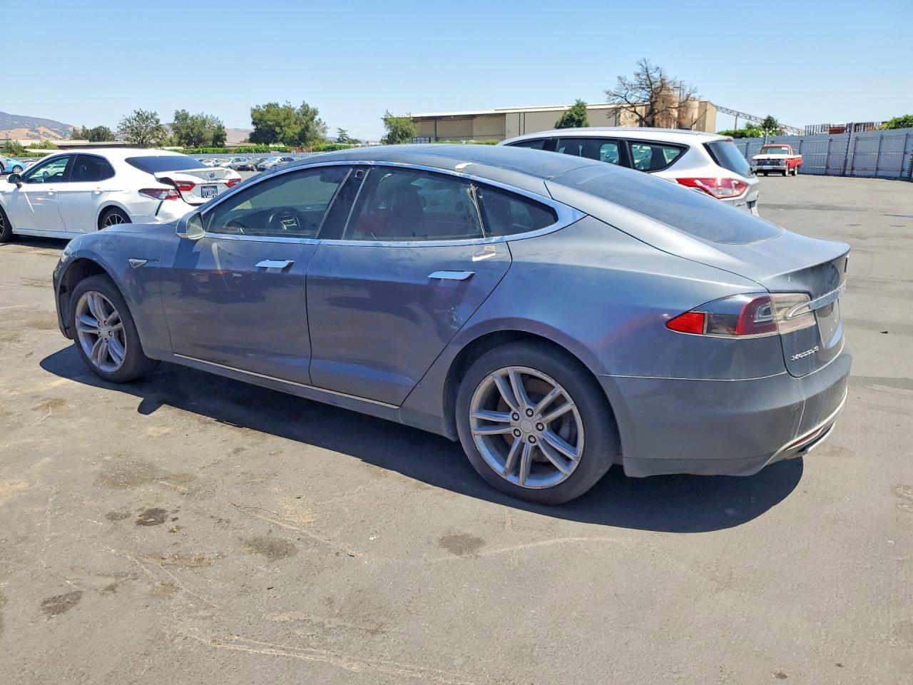 2013 Tesla Model S - Image 2