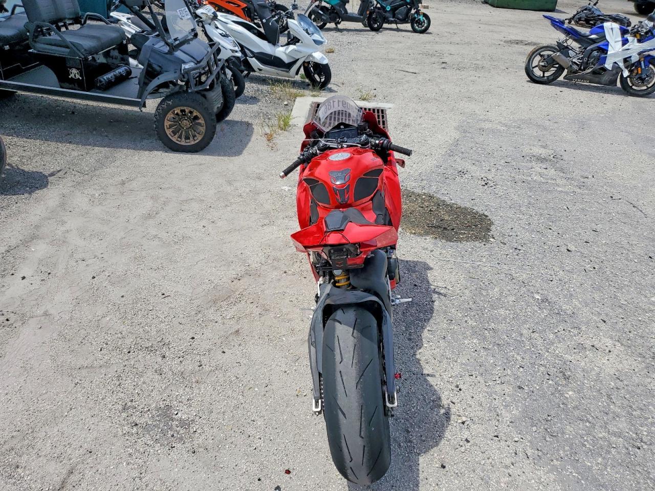 2025 Ducati Panigale V4 - Image 6