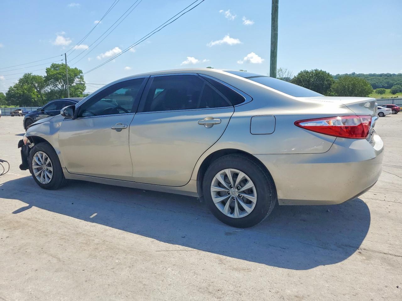2016 Toyota Camry Le - Фото 2