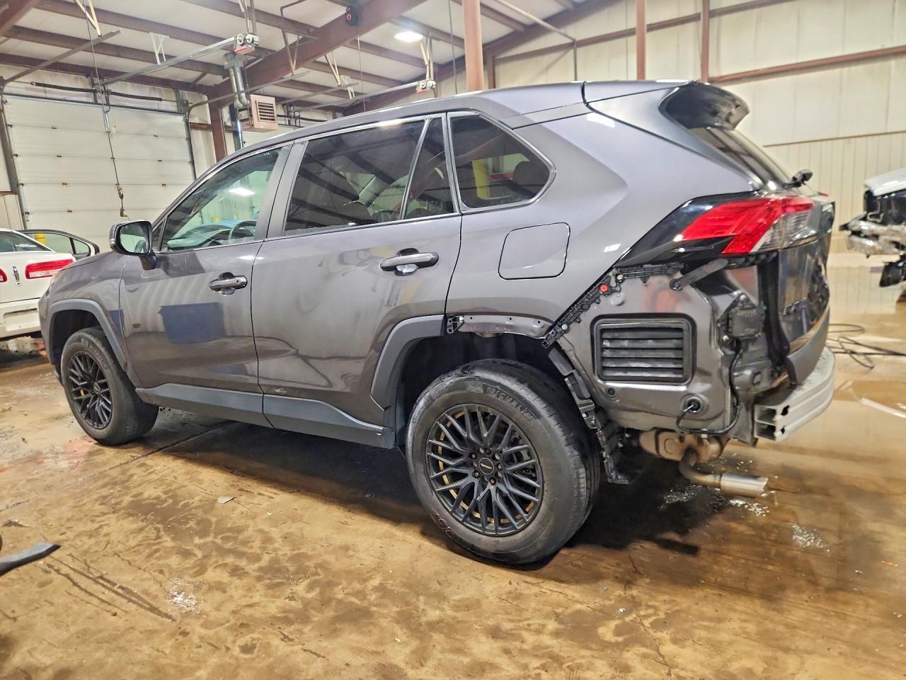2023 Toyota Rav4 Le - Фото 2