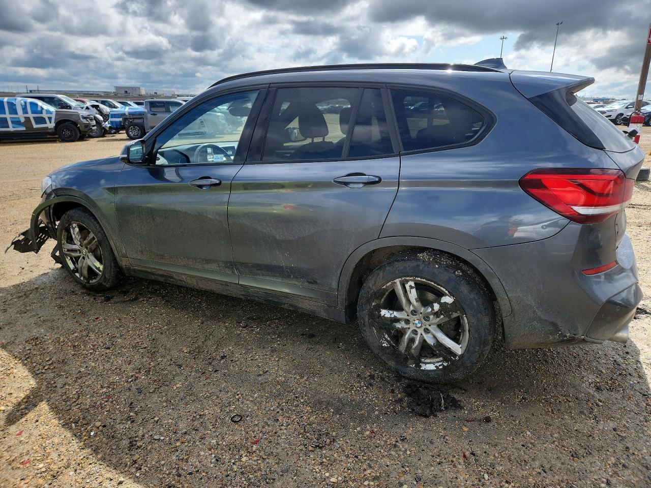 2021 BMW X1 xDrive28I - Фото 2