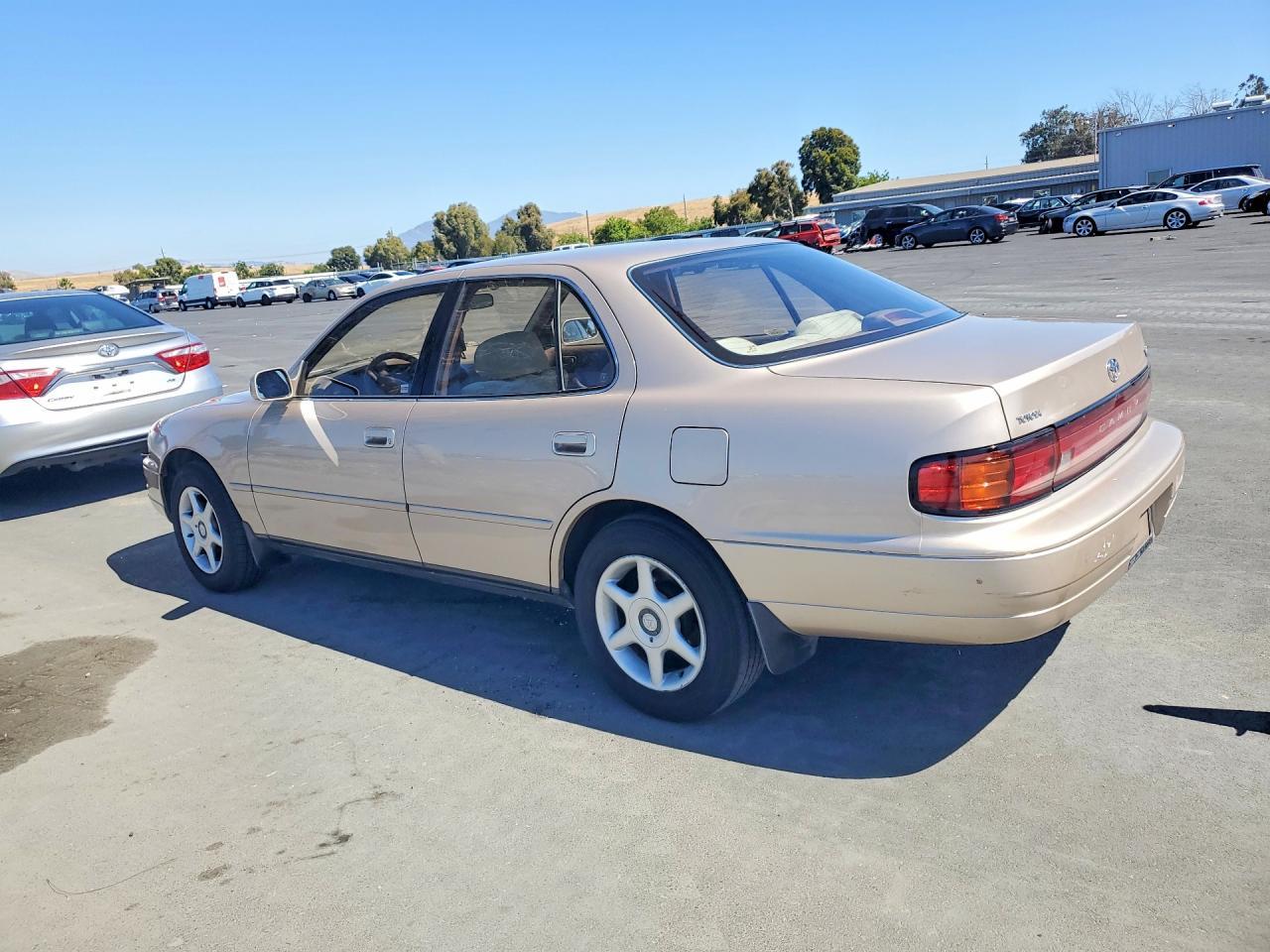 1993 Toyota Camry Le - Фото 2