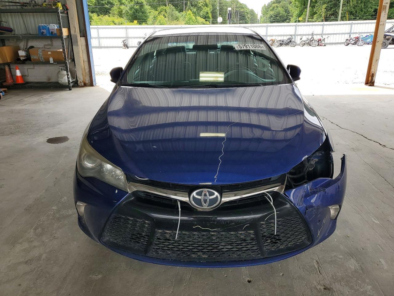 2016 Toyota Camry Se - Image 5