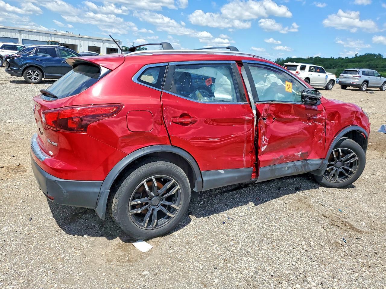 2017 Nissan Rogue Sport Sl - Image 3