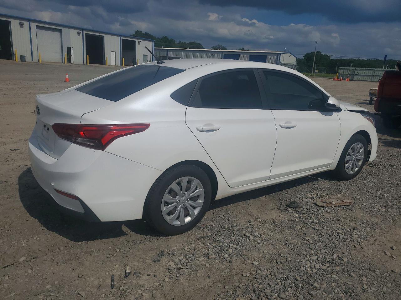 2021 Hyundai Accent Se - Image 3