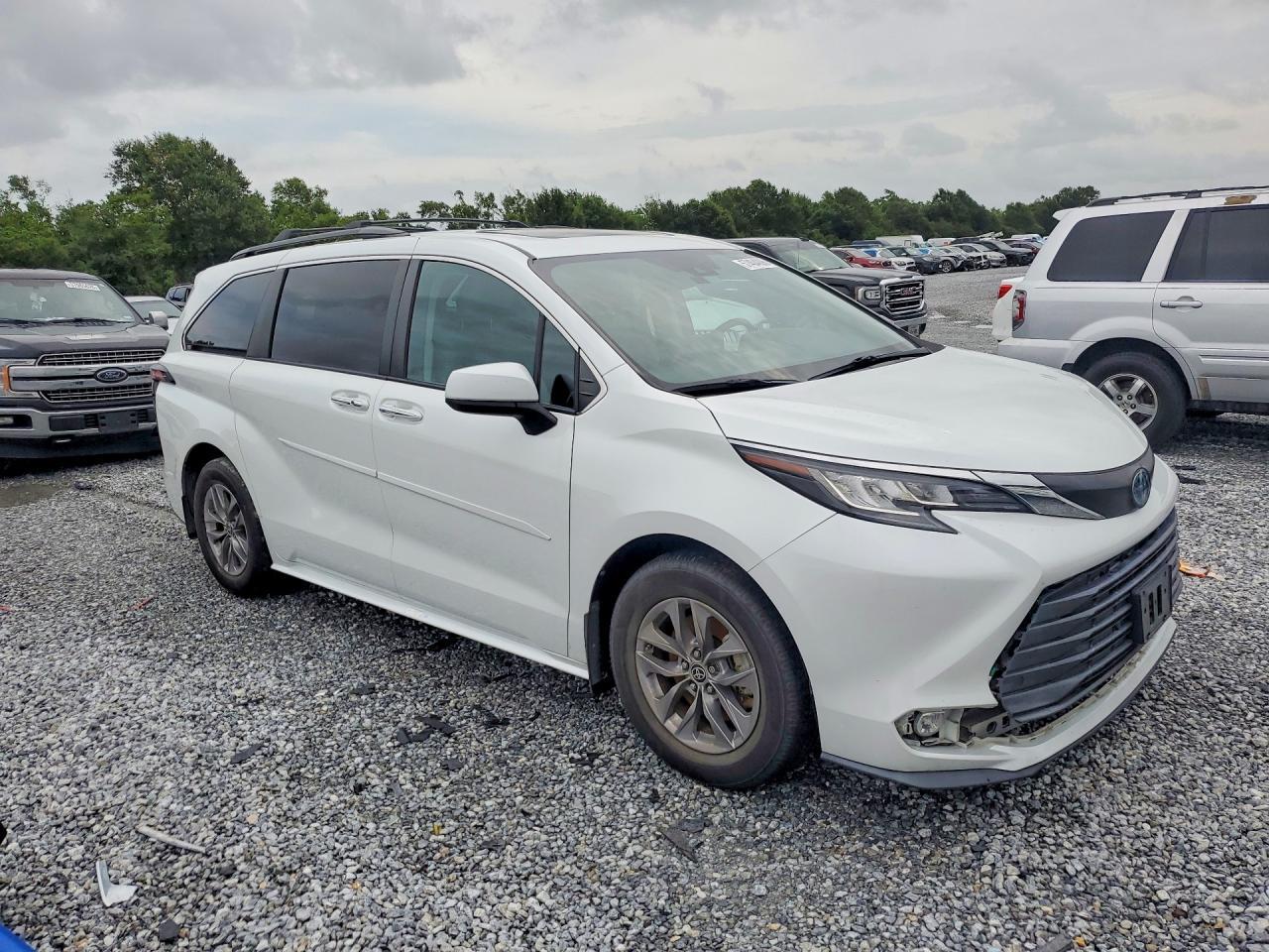 2022 Toyota Sienna Xle - Фото 4