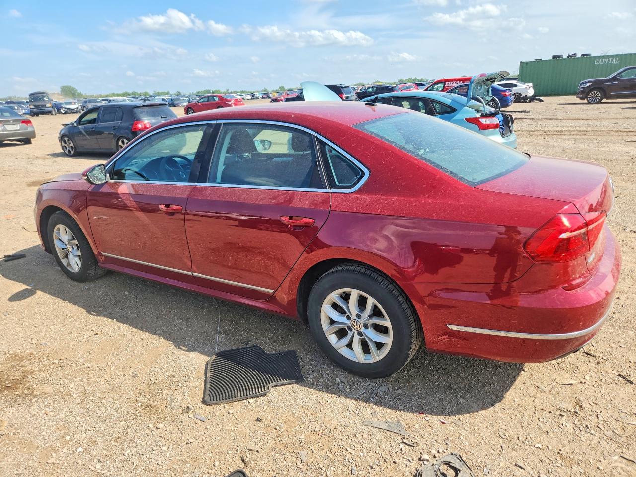 2016 Volkswagen Passat S - Фото 2