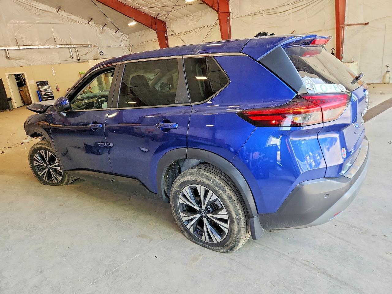 2022 Nissan Rogue Sv - Image 2