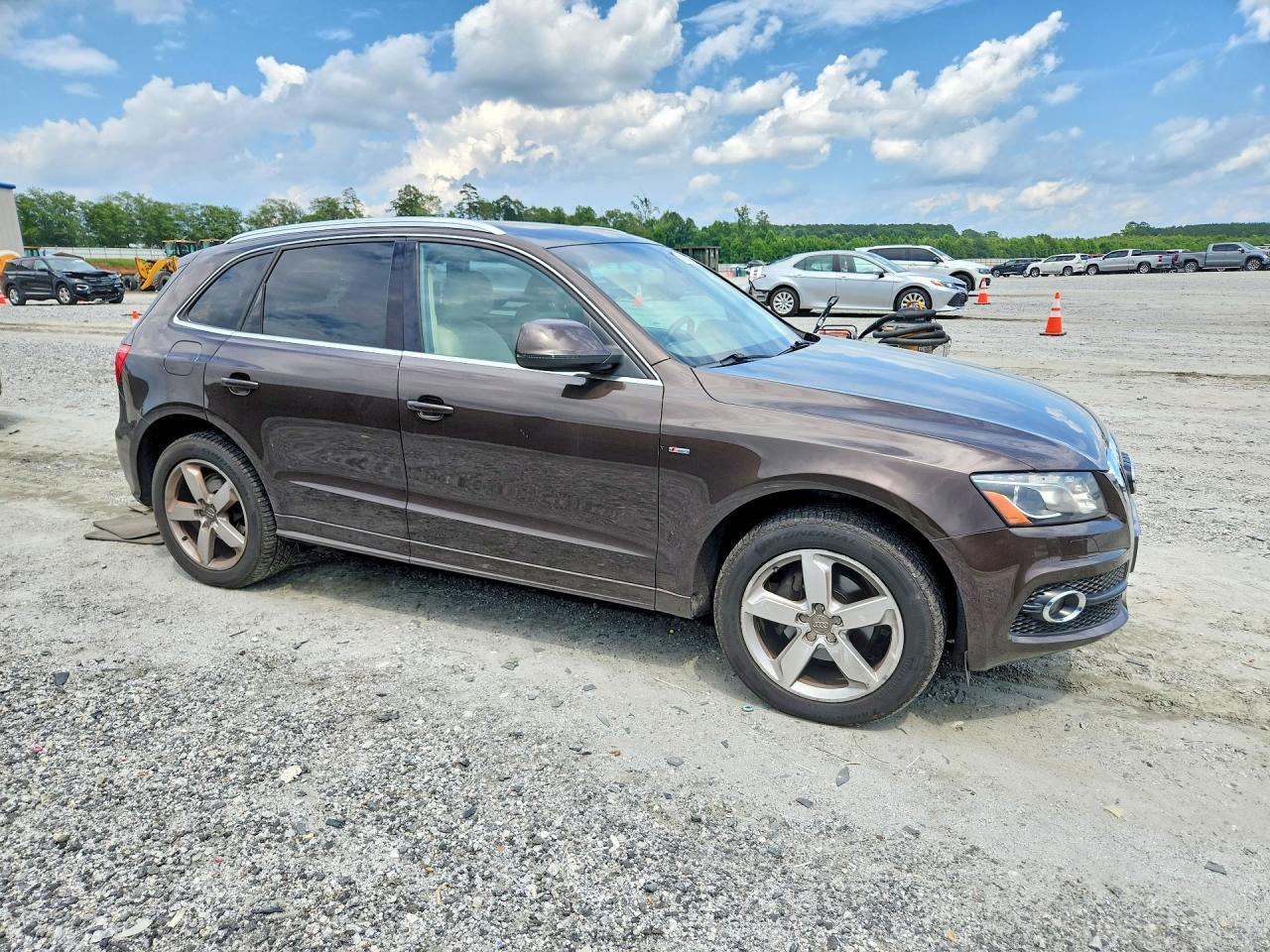 2011 Audi Q5 Premium Plus - Image 4