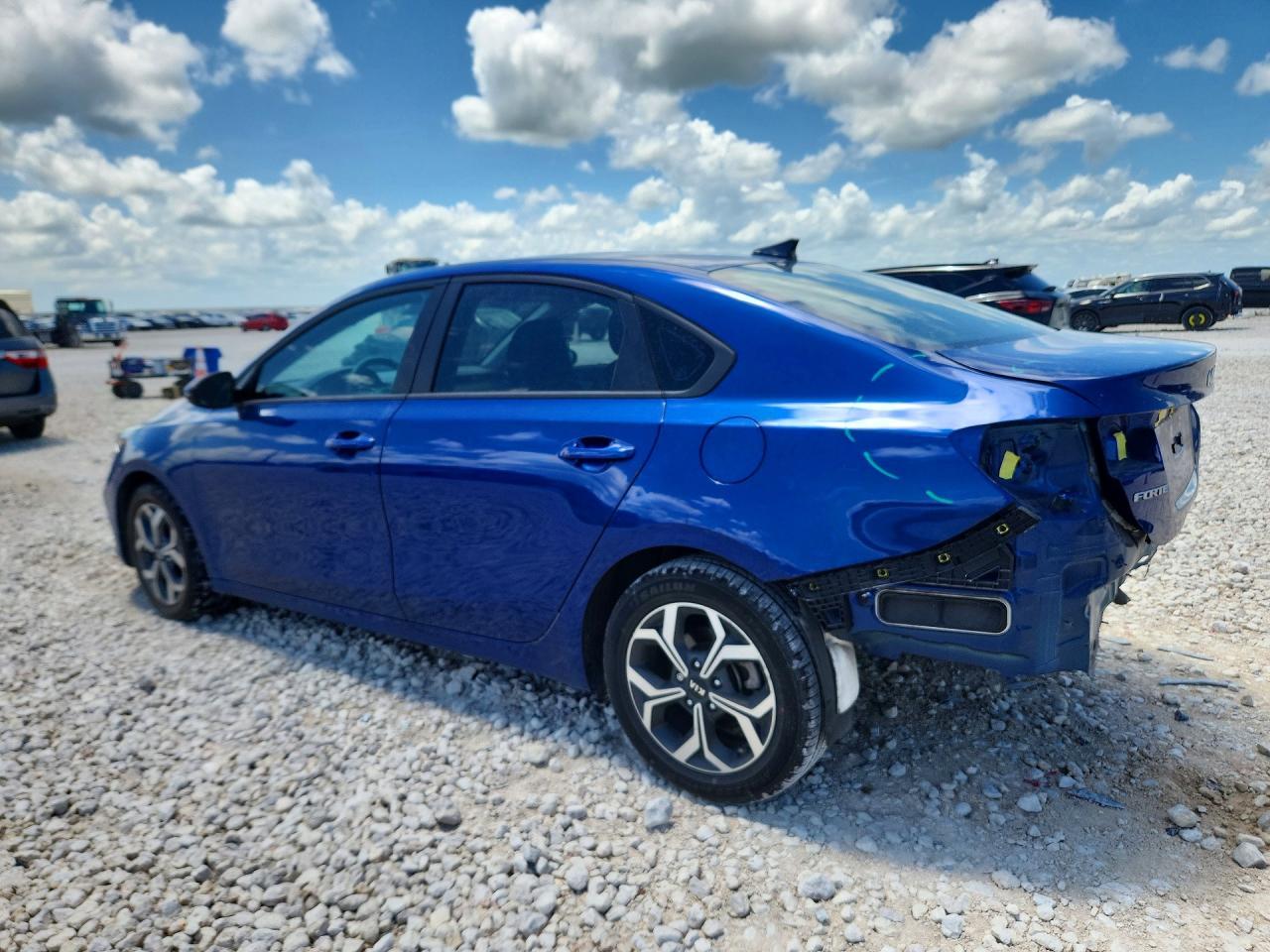 2024 Kia Forte Lxs - Image 2