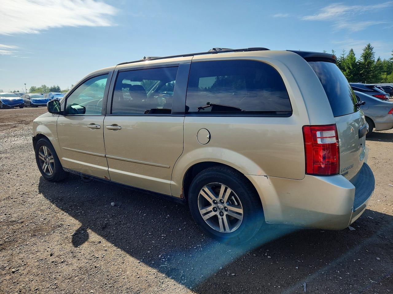 2010 Dodge Grand Caravan Se - Image 2