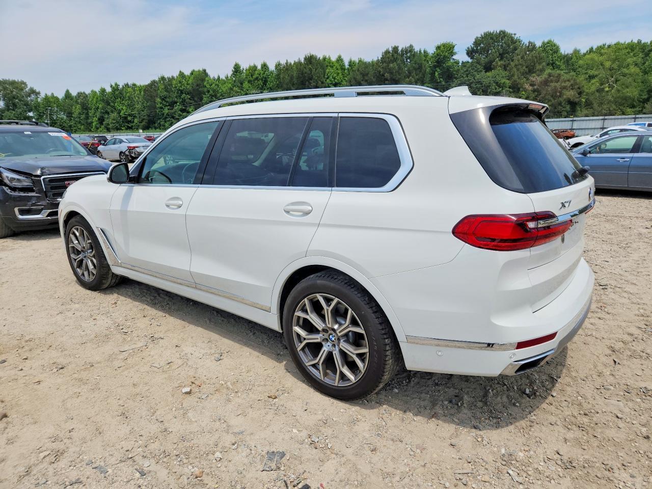 2019 BMW X7 xDrive50I - Фото 2