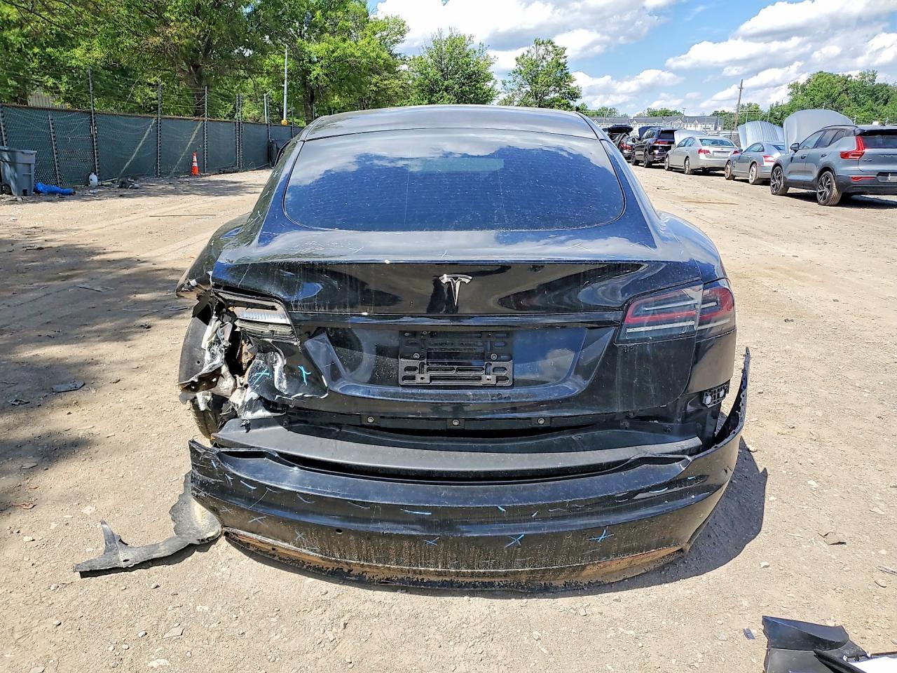 2022 Tesla Model S - Фото 6