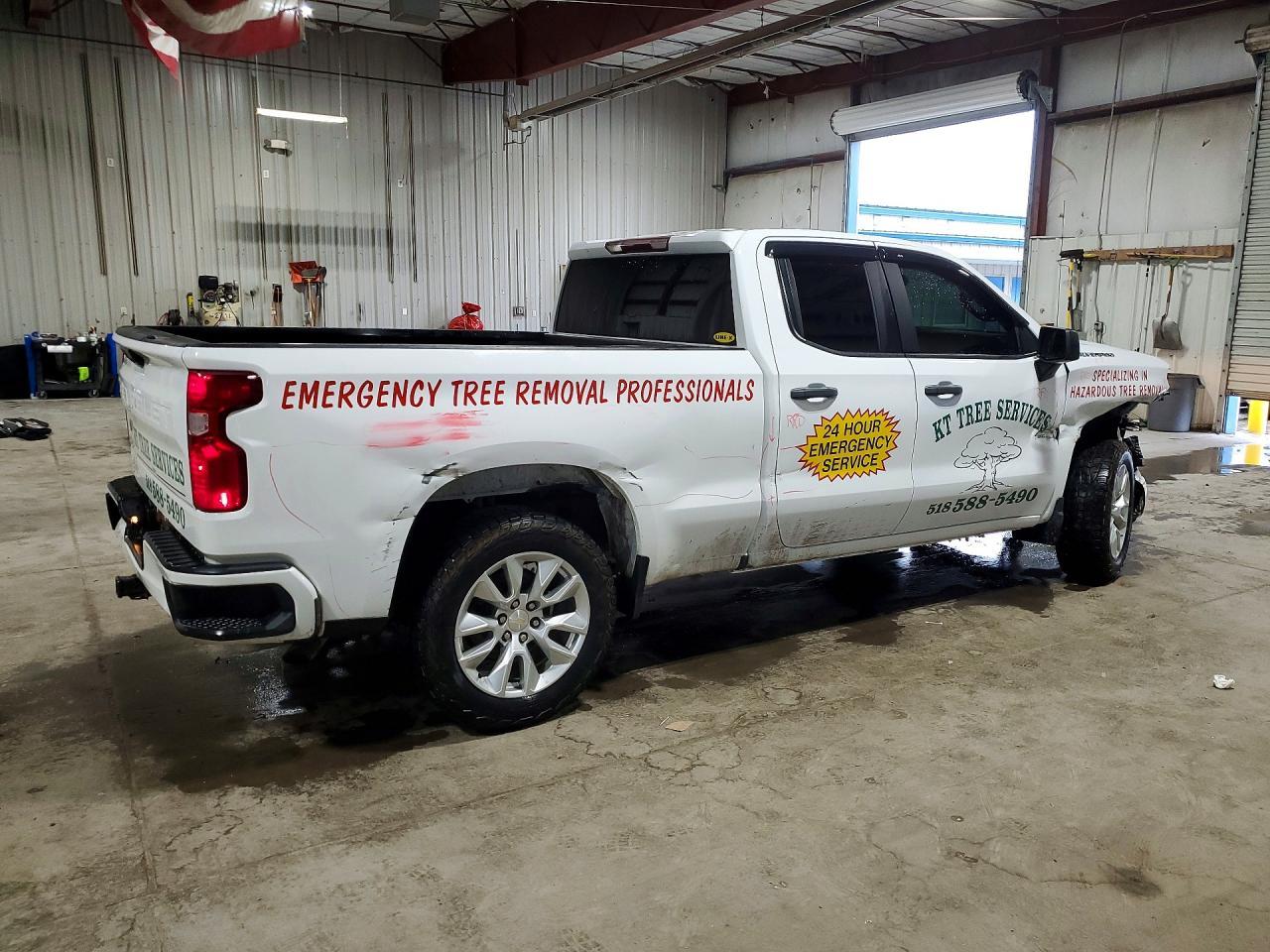 2024 Chevrolet Silverado K1500 Custom - Фото 3
