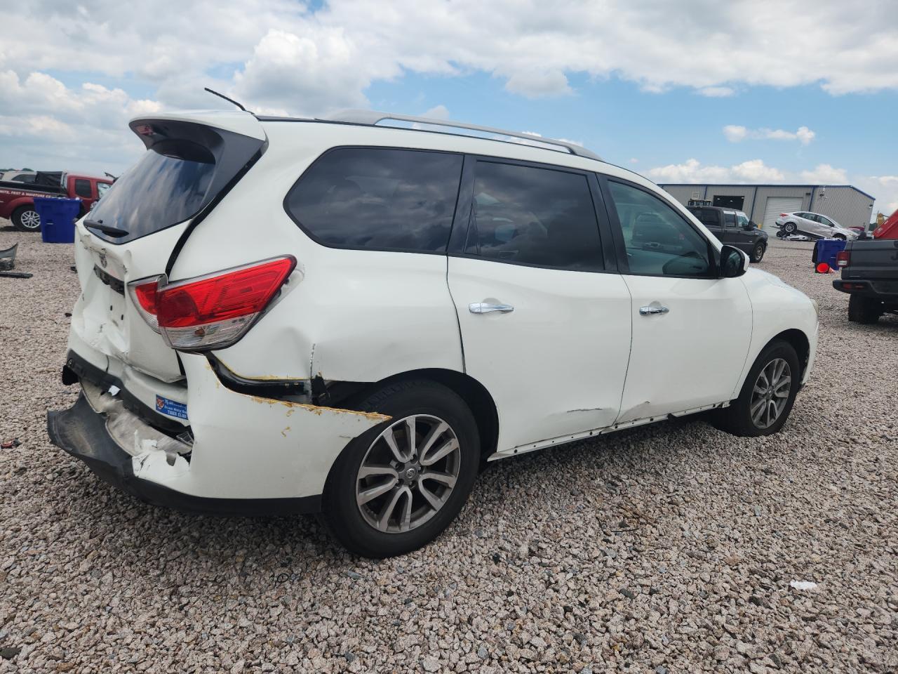 2016 Nissan Pathfinder S - Фото 3