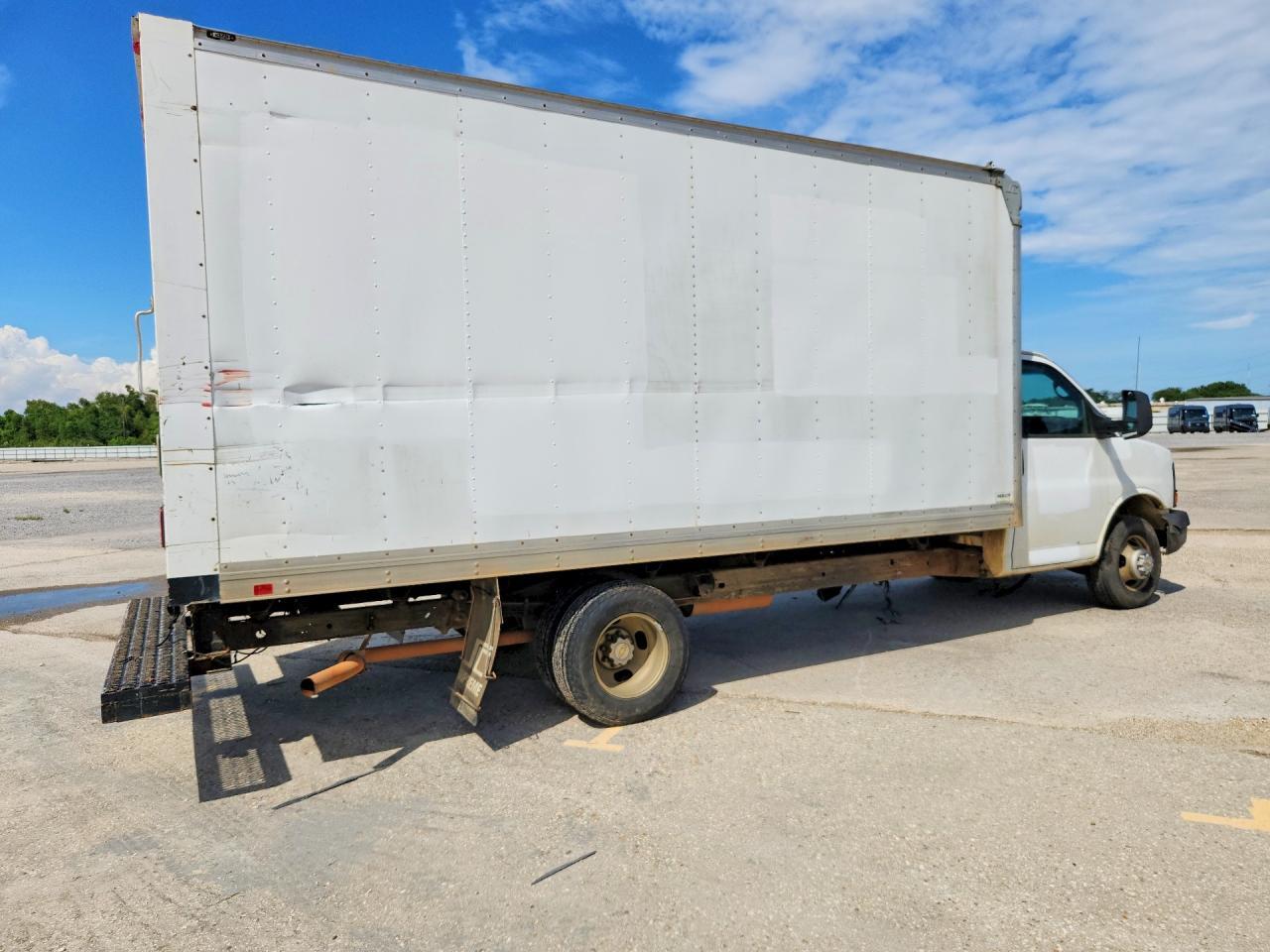 2015 Chevrolet Express G3500 - Фото 3