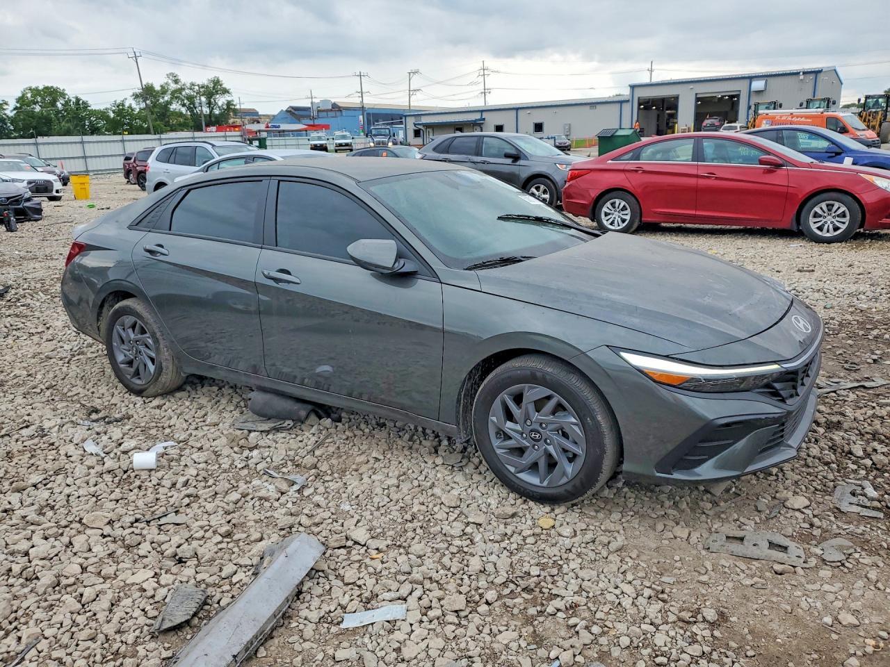 2024 Hyundai Elantra Blue - Image 4