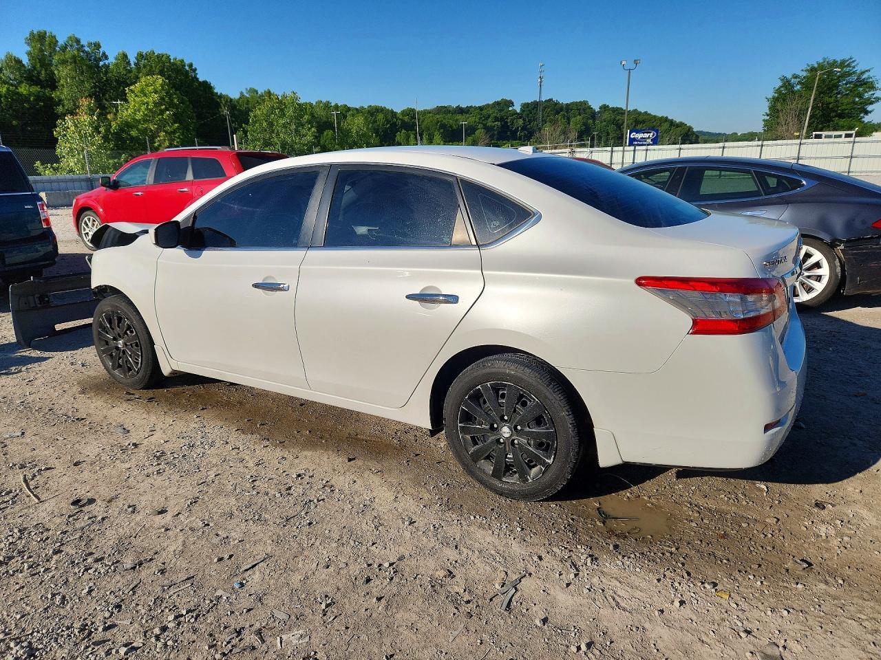 2013 Nissan Sentra S - Фото 2