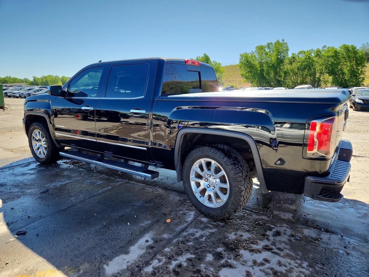 2016 GMC Sierra K1500 Denali - Image 2