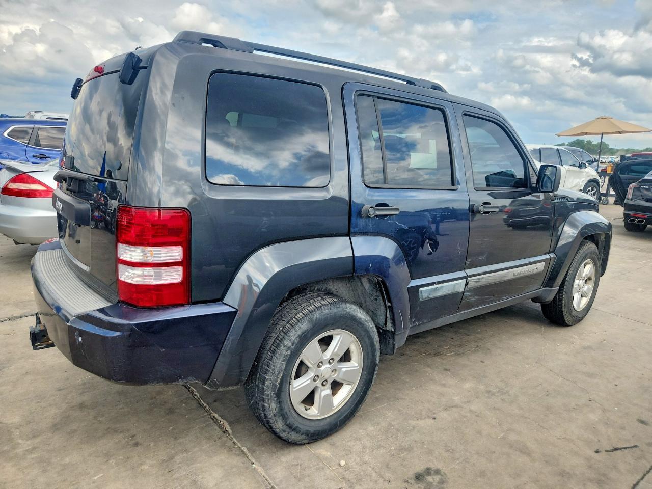 2011 Jeep Liberty Sport - Фото 3