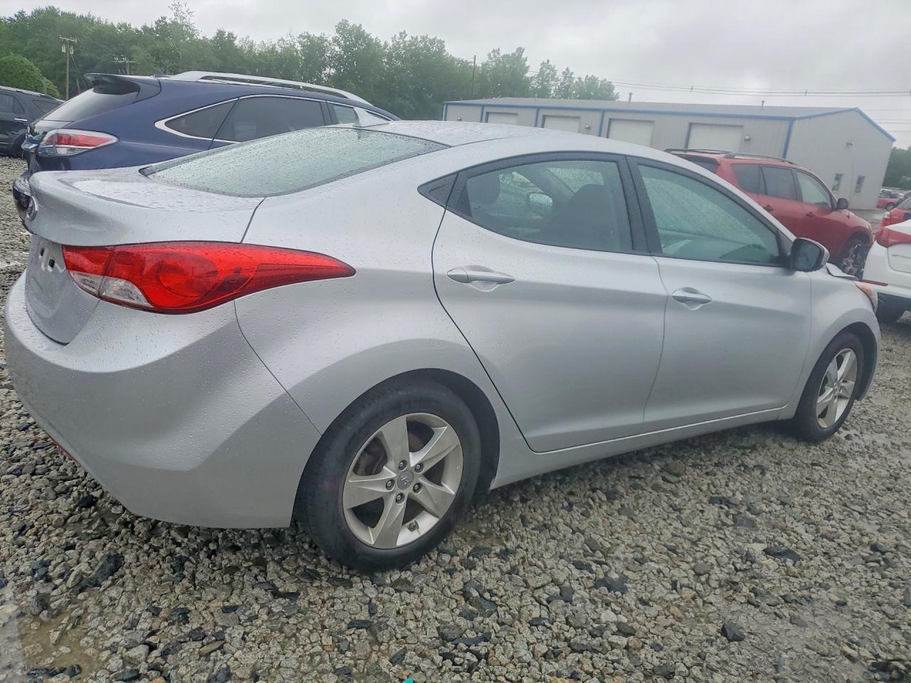 2011 Hyundai Elantra - Фото 3