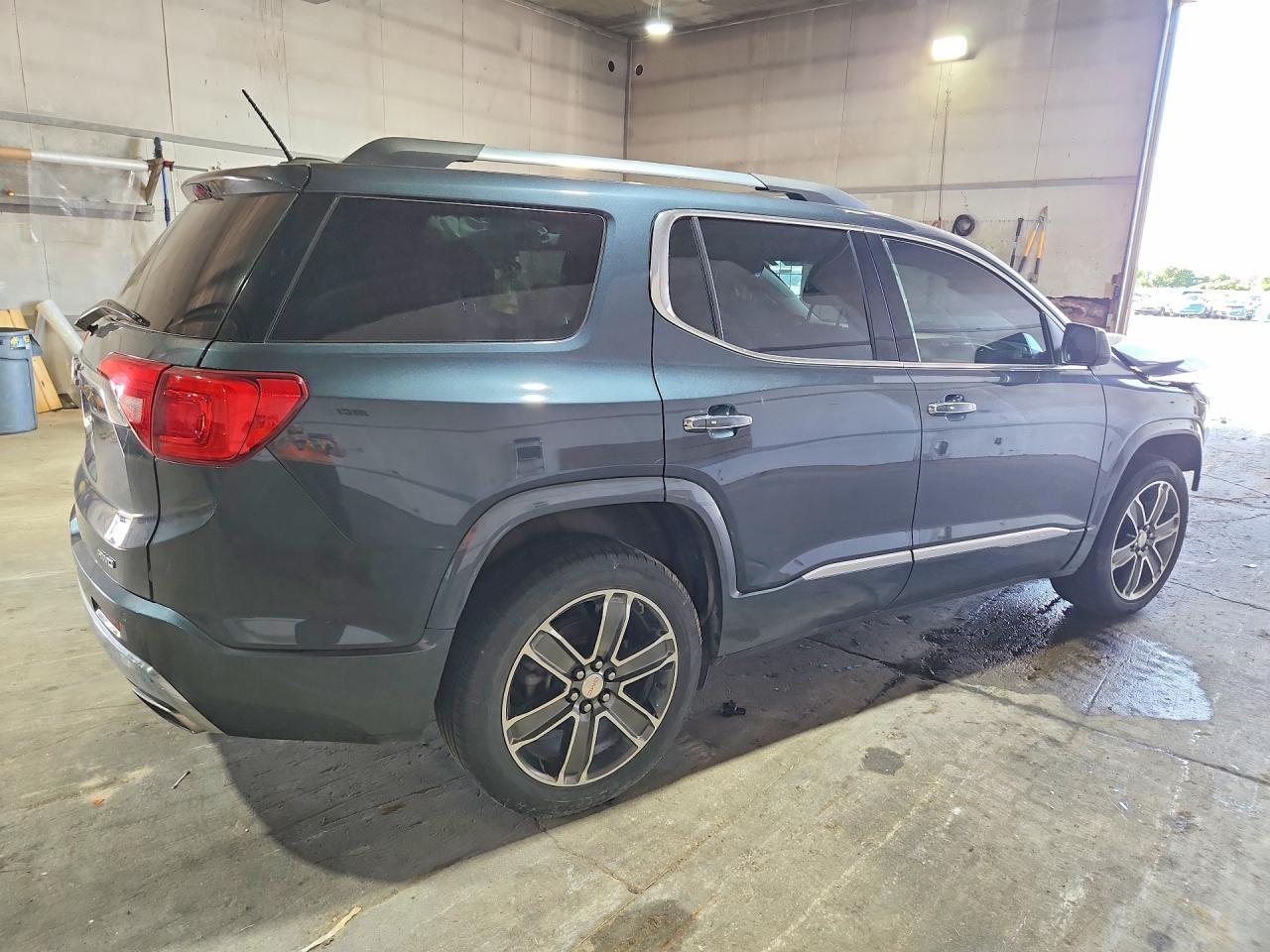 2019 GMC Acadia Denali - Фото 3