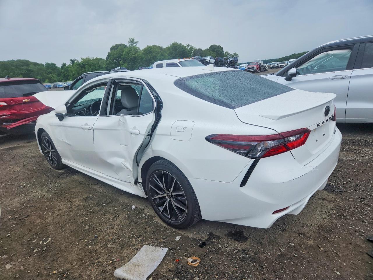 2024 Toyota Camry Se - Фото 2