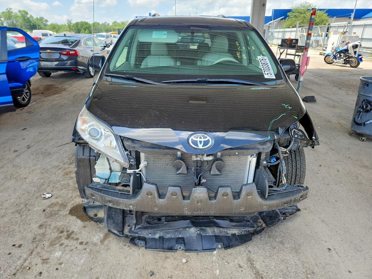 2011 Toyota Sienna Xle 7-Passenger - Image 5