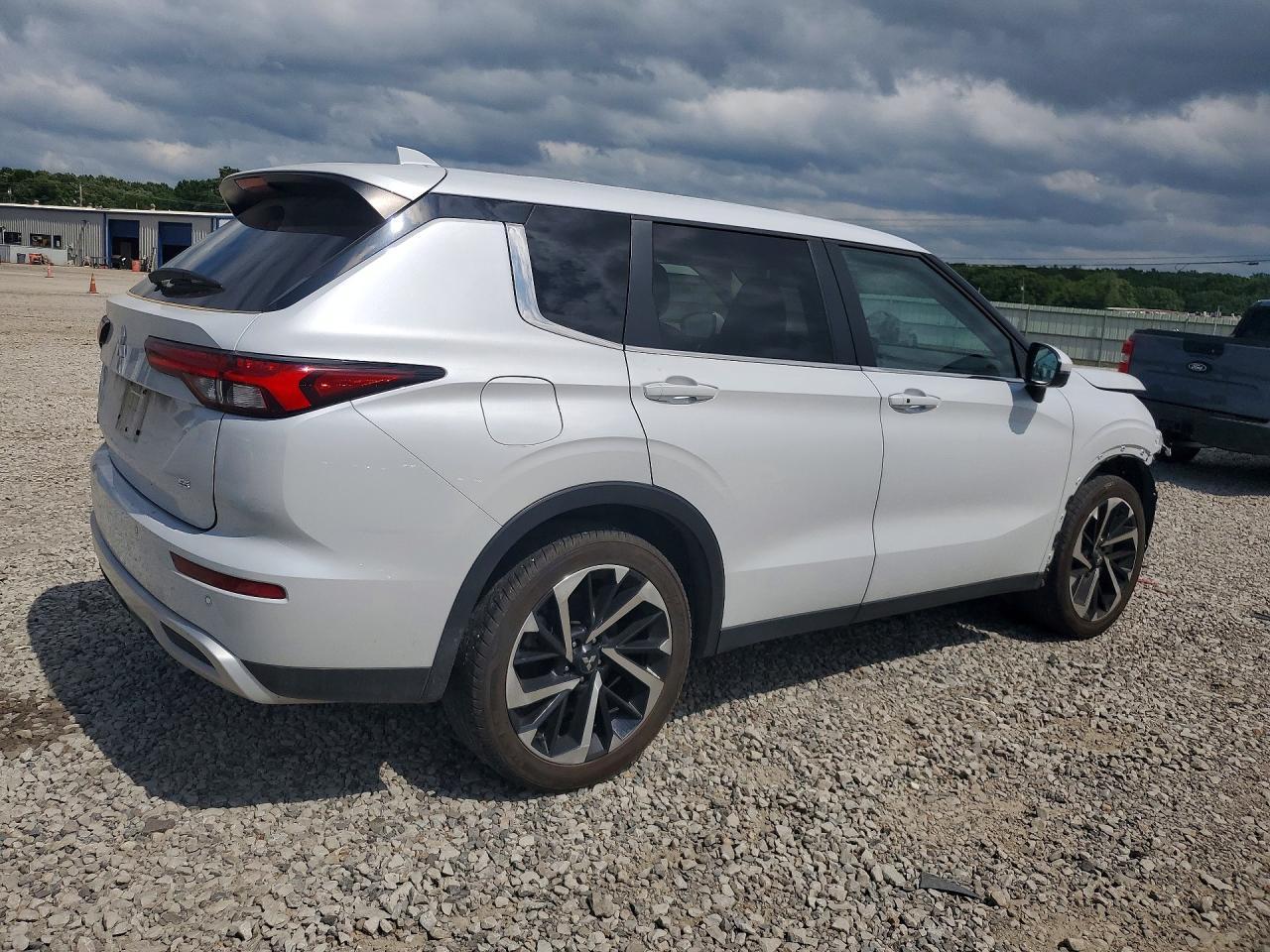 2024 Mitsubishi Outlander Se - Фото 3