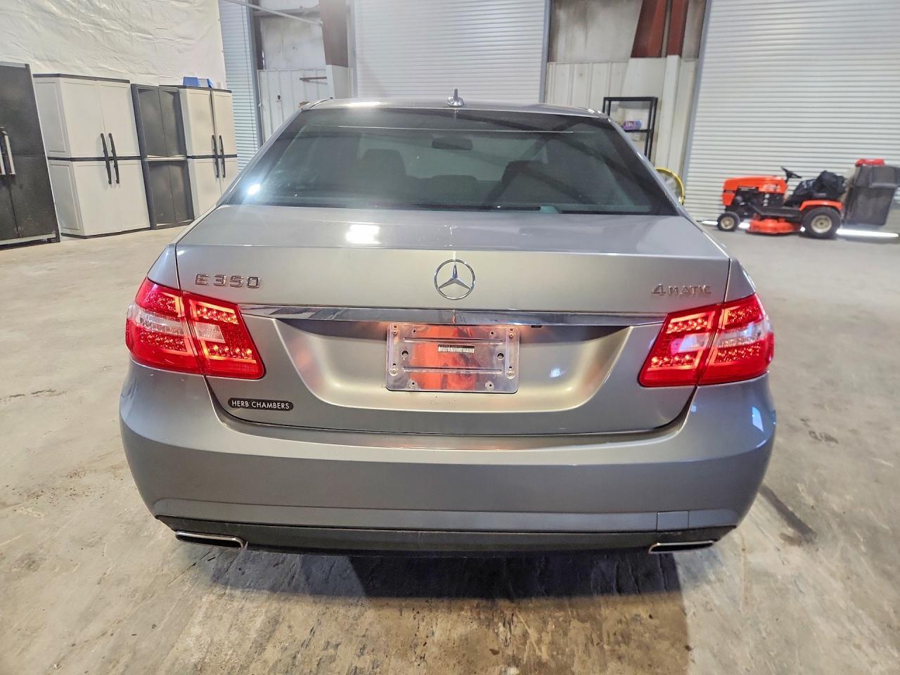 2010 Mercedes-Benz E 350 4Matic - Фото 6