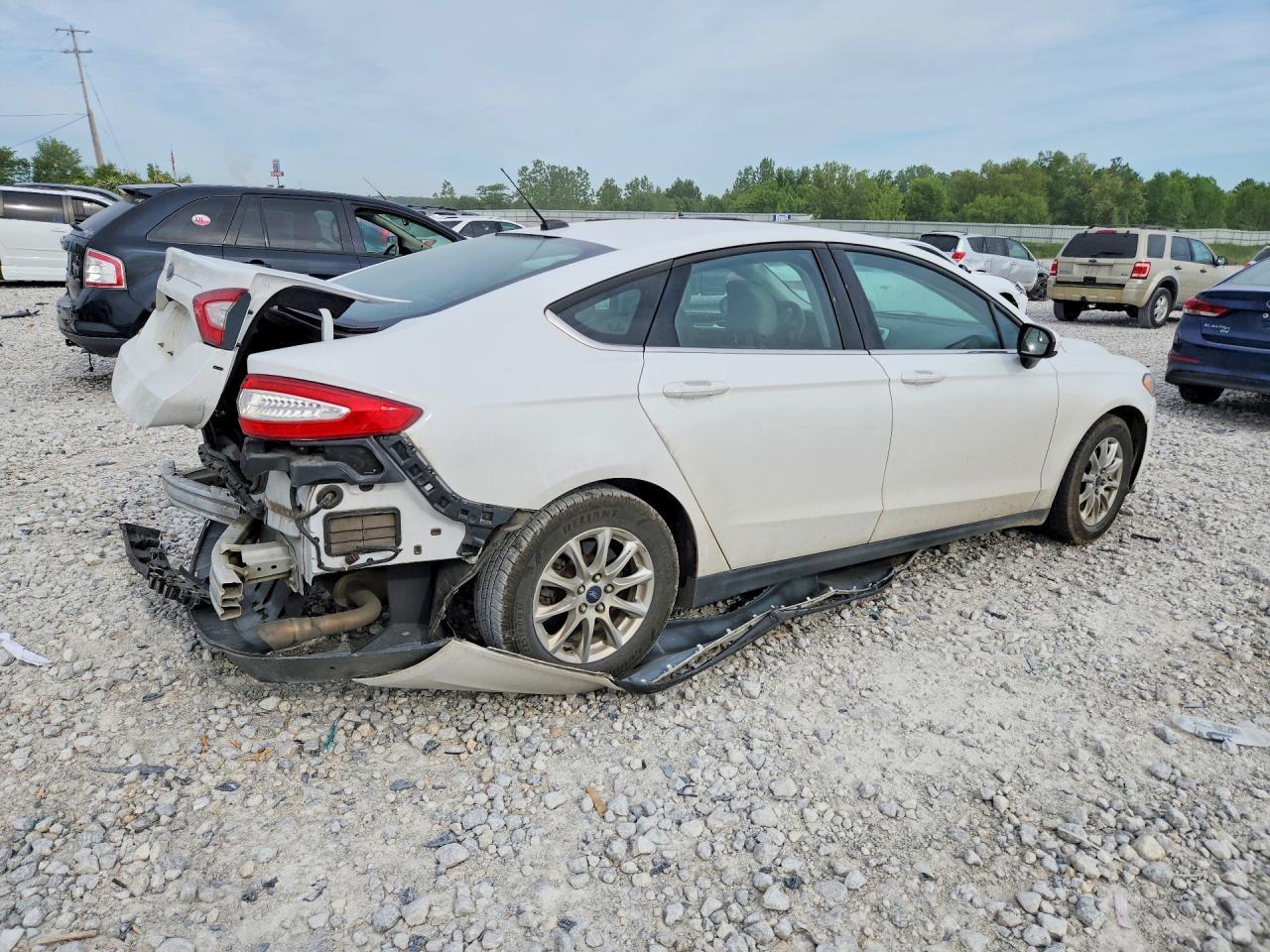2016 Ford Fusion S - Фото 3