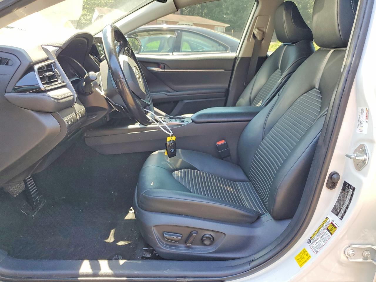2022 Toyota Camry Hybrid Se Nightshade - Image 7