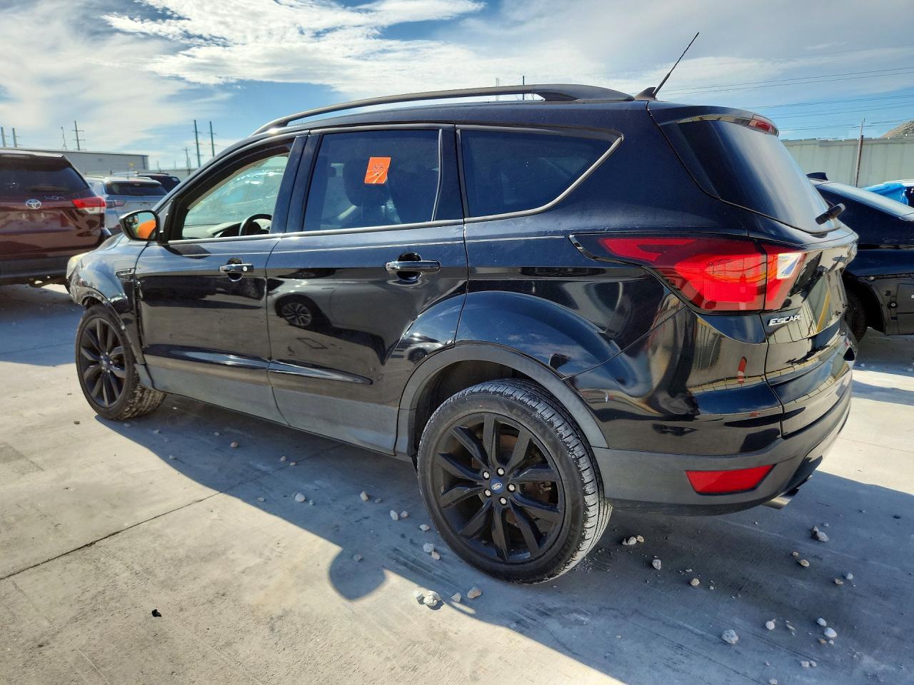 2019 Ford Escape Se - Фото 2