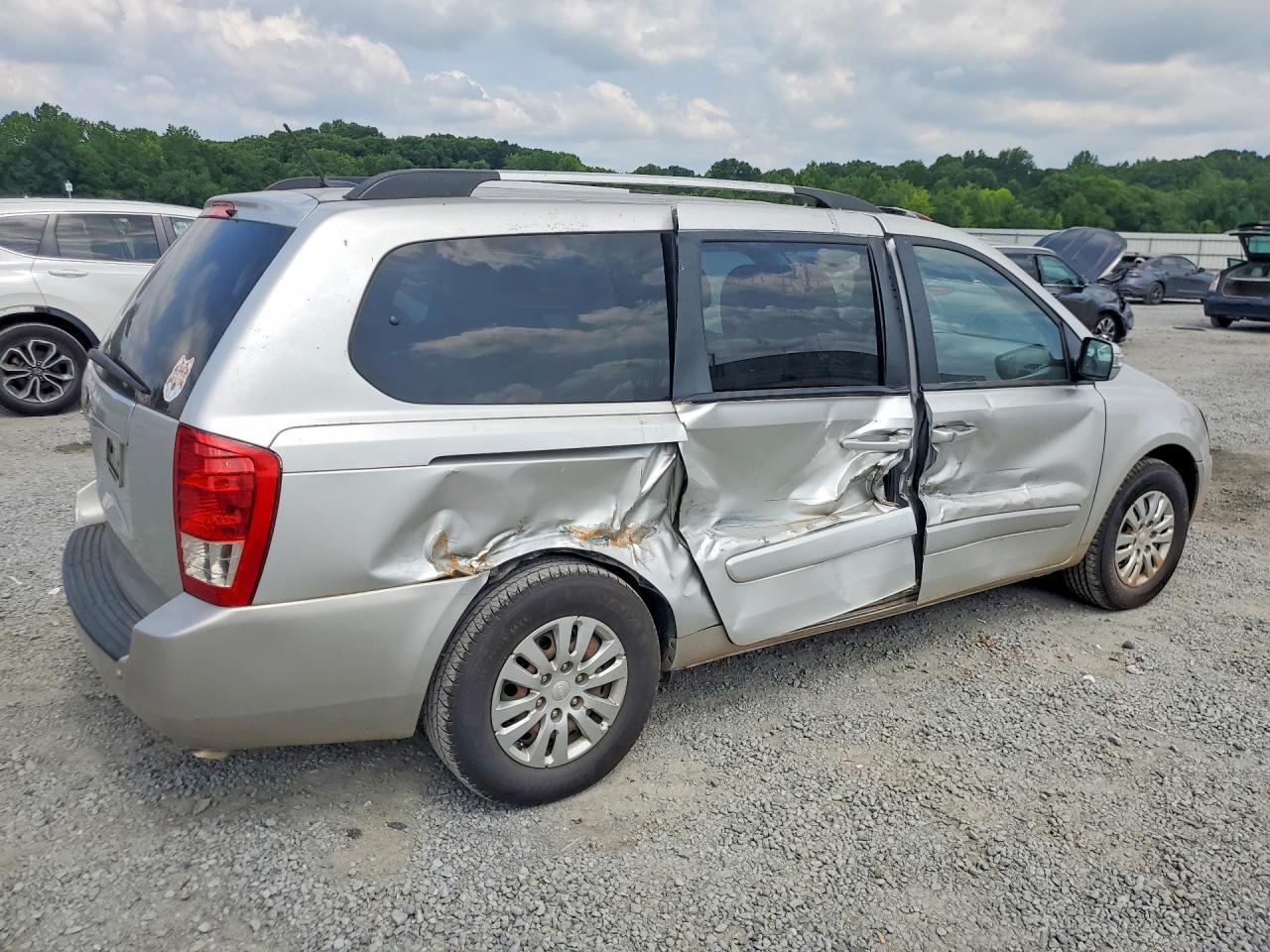 2014 Kia Sedona Lx - Фото 3