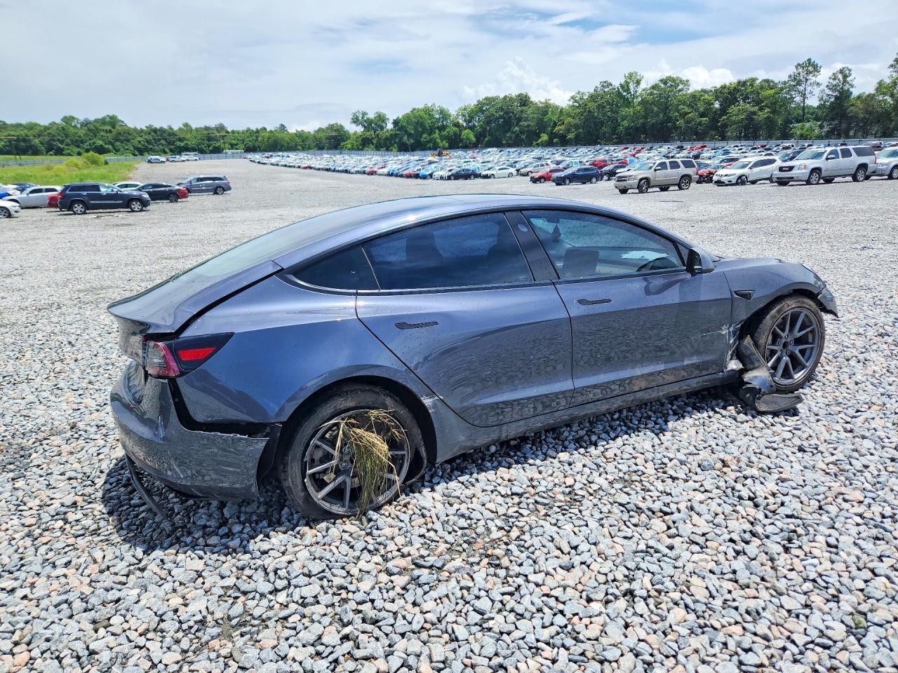 2022 Tesla Model 3 - Image 3