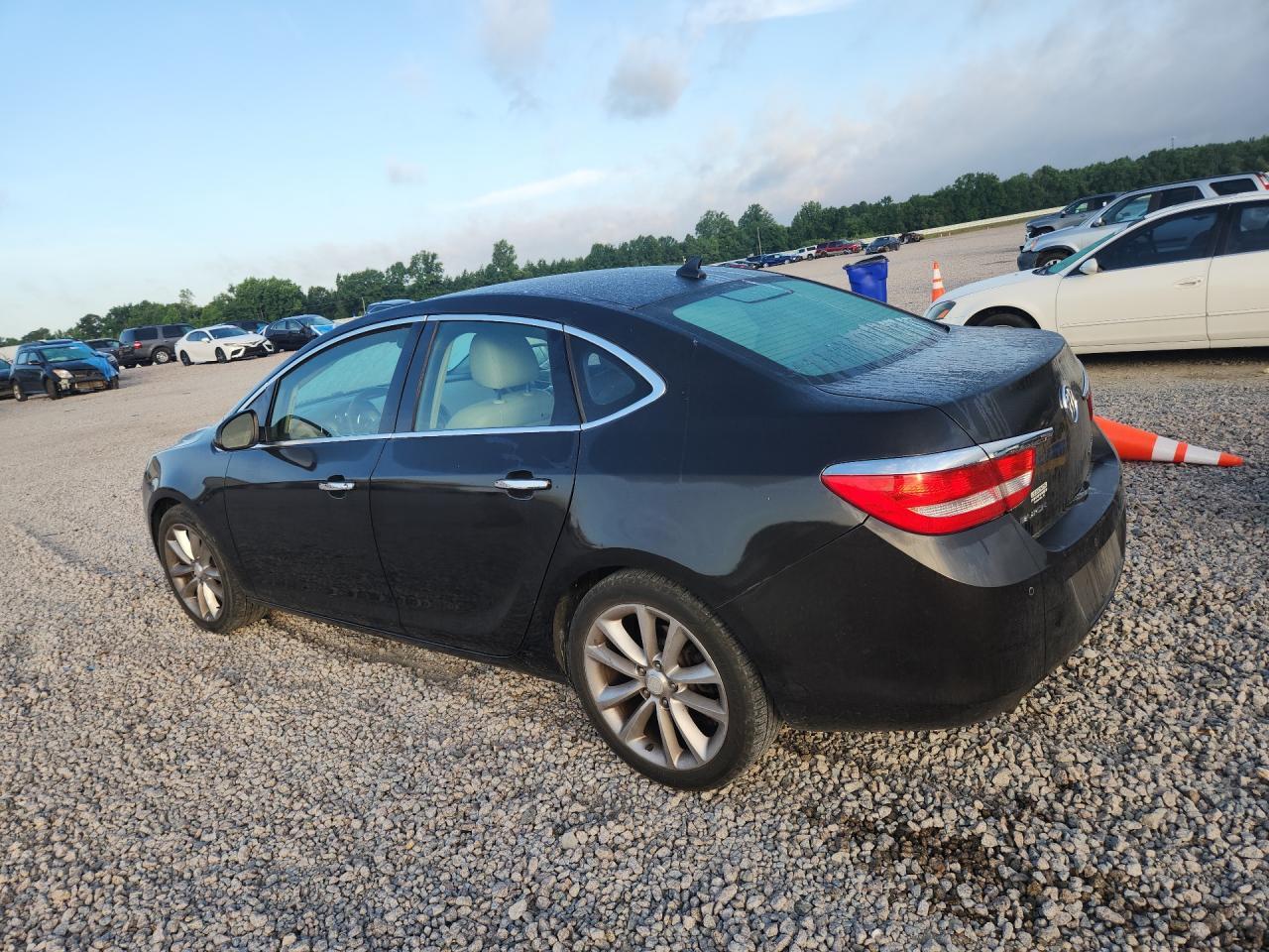 2013 Buick Verano Convenience - Фото 2