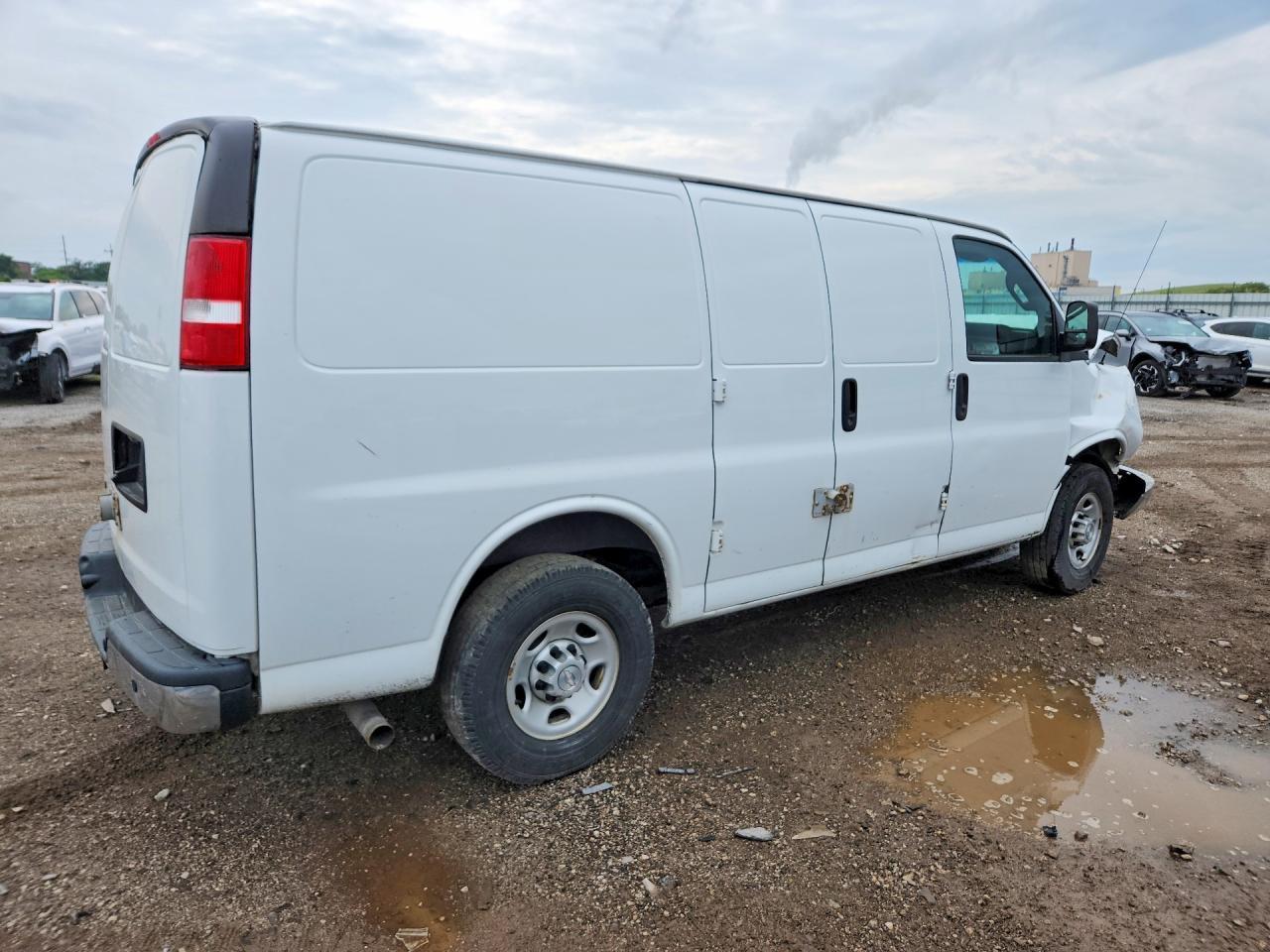 2019 Chevrolet Express G3500 - Фото 3