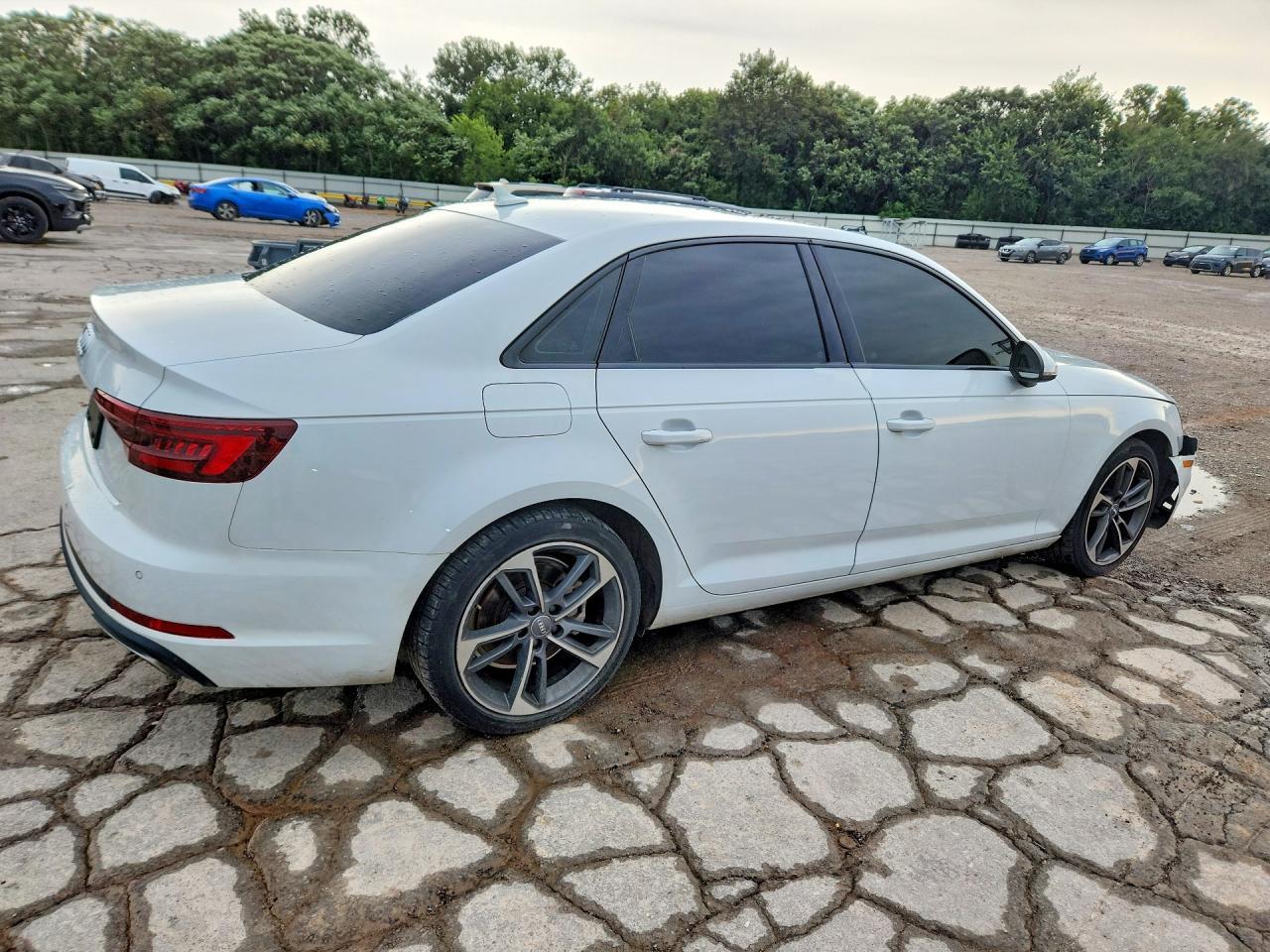 2019 Audi A4 Premium - Image 3