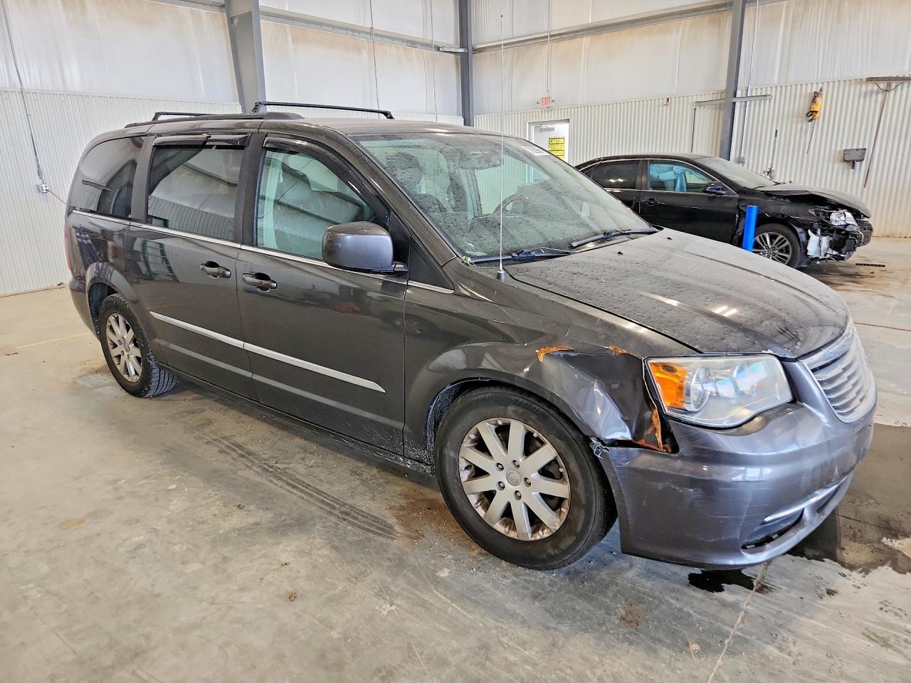 2016 Chrysler Town & Country Touring - Фото 4