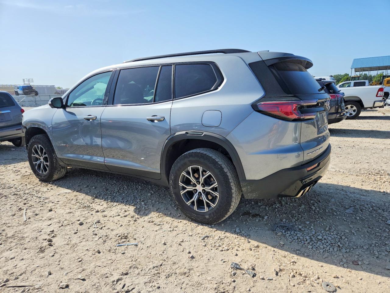 2025 GMC Acadia At4 - Фото 2